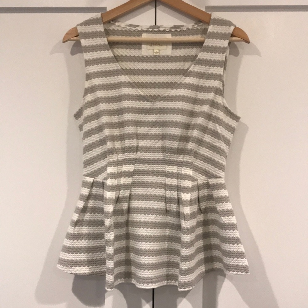 Deletta sleeveless peplum top; Size M